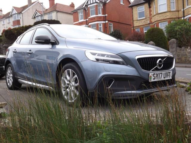 2017 Volvo V40 2.0 T3 [152] Cross Country Pro 5dr