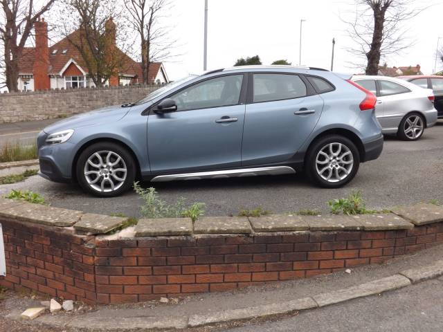 2017 Volvo V40 2.0 T3 [152] Cross Country Pro 5dr