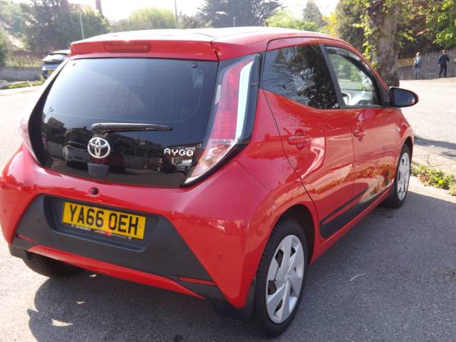2016 Toyota Aygo 1.0 VVT-i X-Play 5dr